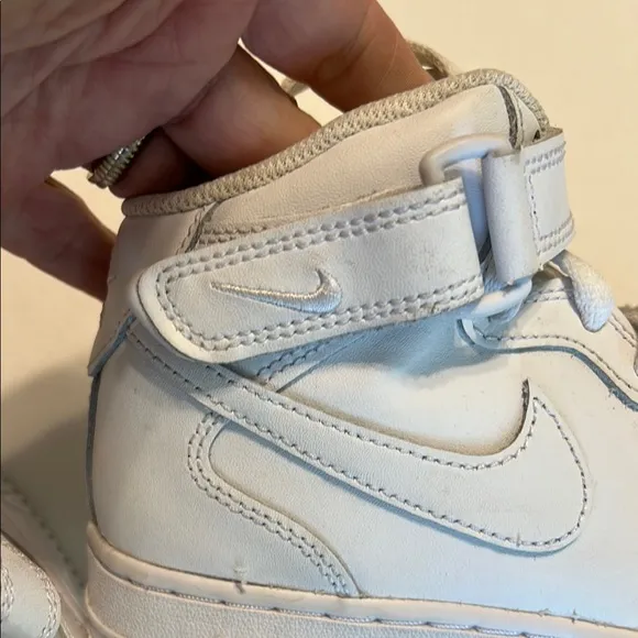 NIKE AIR FORCE 1 Youth Size 4.5 High Top Sneakers Easy On Mid Basketball