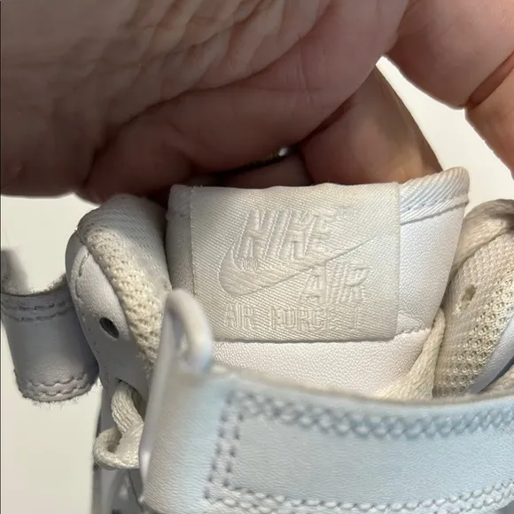 NIKE AIR FORCE 1 Youth Size 4.5 High Top Sneakers Easy On Mid Basketball