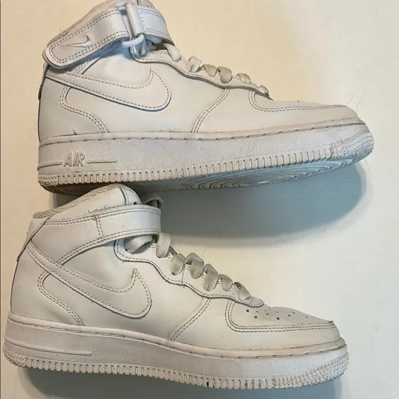 NIKE AIR FORCE 1 Youth Size 4.5 High Top Sneakers Easy On Mid Basketball