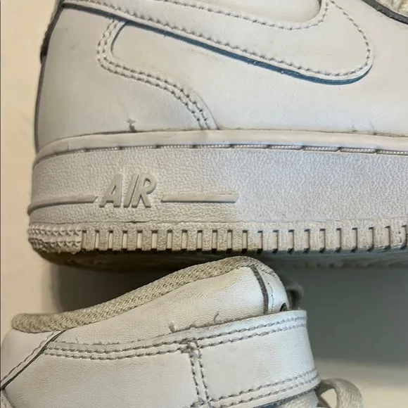 NIKE AIR FORCE 1 Youth Size 4.5 High Top Sneakers Easy On Mid Basketball