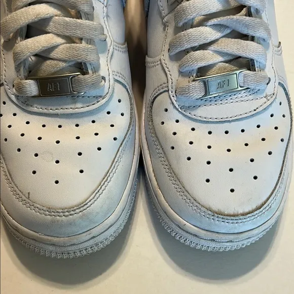 NIKE AIR FORCE 1 Youth Size 4.5 High Top Sneakers Easy On Mid Basketball