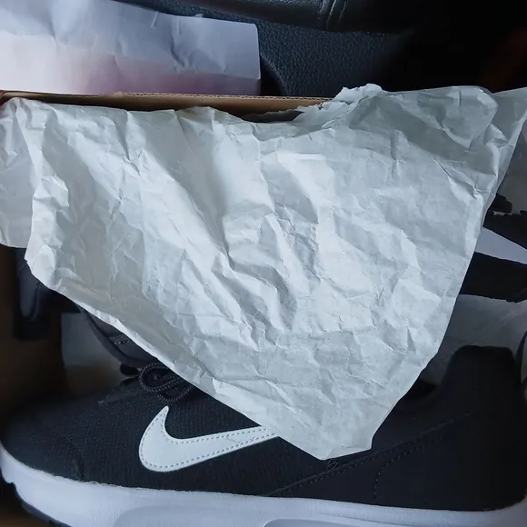 Nike Air Max Intrlk Lite Women's Shoes, Black/White, Size 7 NEW IN BOX NWT