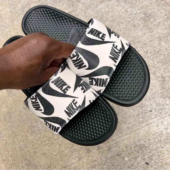 NIKE BENASSI SLIDES JUST DO IT BLACKS WHITES SWOOSH PRINTS