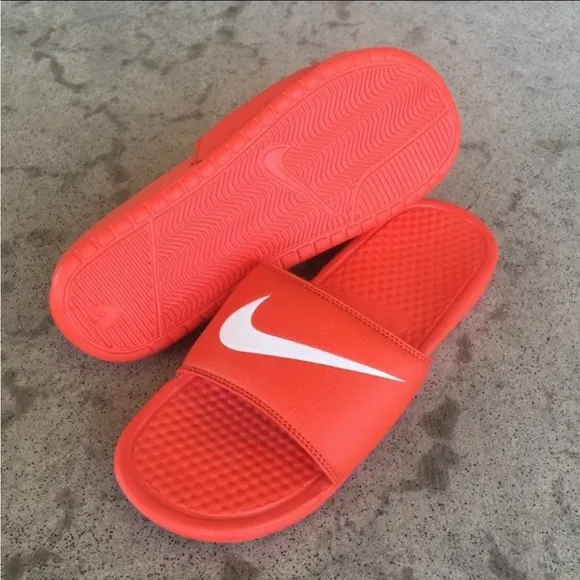 NIKE BENASSI SWOOSH SLIDES ORANGES WHITES FLIP FLOP SANDALS