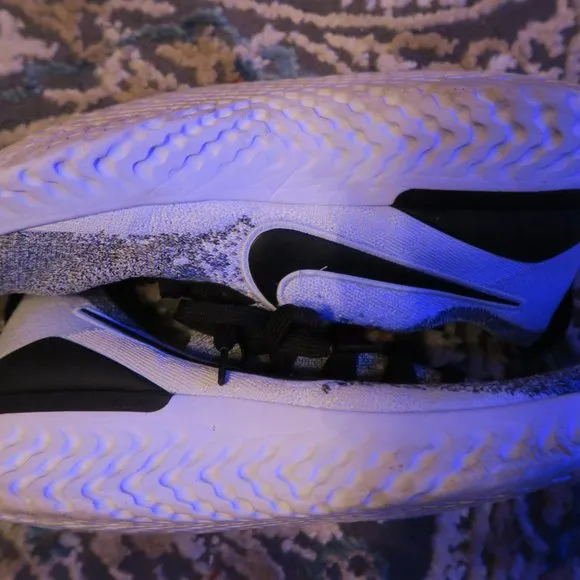 Nike Epic React Flyknit 2 Oreo Men's Size 11 BQ8928-101