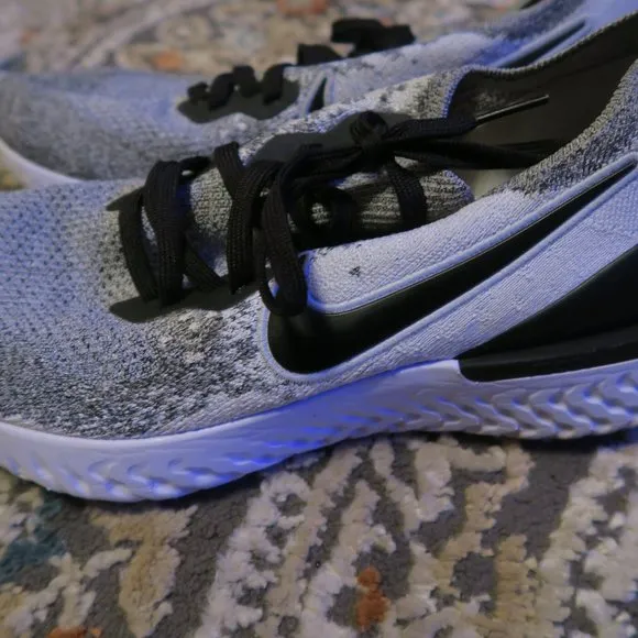 Nike Epic React Flyknit 2 Oreo Men's Size 11 BQ8928-101