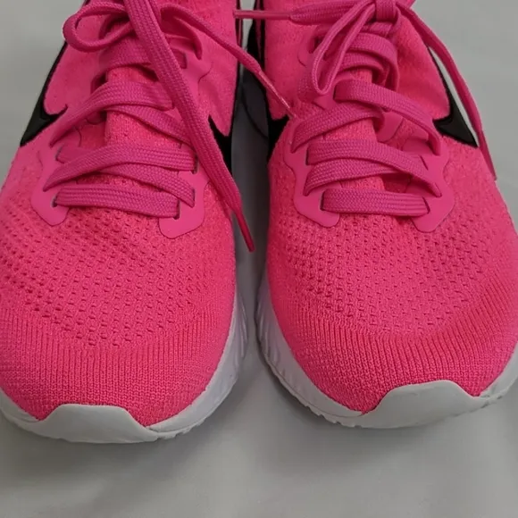 NIKE Epic React Flyknit Sneakers ~ NEW