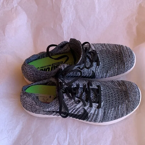 Nike Free RN Flyknit Black and White Running Shoes Black Gray Oreo Size 9.5