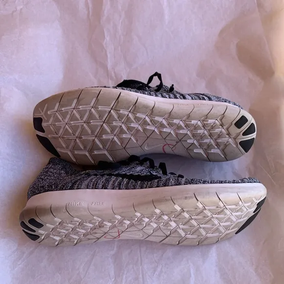 Nike Free RN Flyknit Black and White Running Shoes Black Gray Oreo Size 9.5