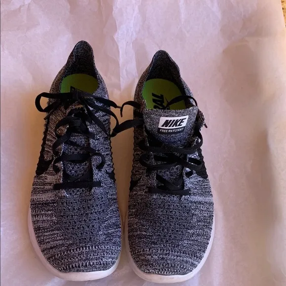 Nike Free RN Flyknit Black and White Running Shoes Black Gray Oreo Size 9.5