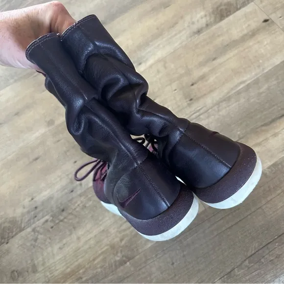Nike Roshe Two Flyknit Hi Burgundy Sneaker Boot