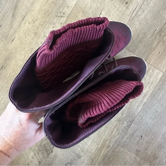 Nike Roshe Two Flyknit Hi Burgundy Sneaker Boot