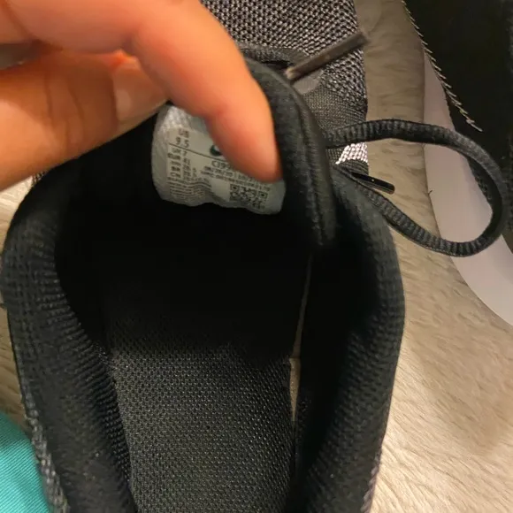 Nike women’s stroke running shoes Black White Dk Smoke Grey Iron Grey size 9.5