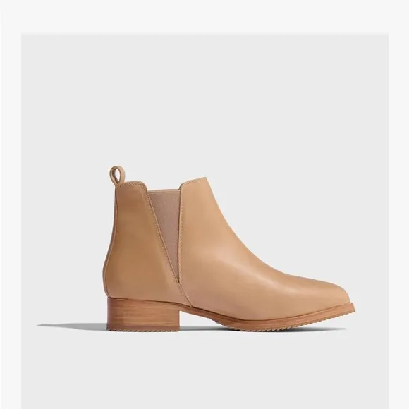 Nisolo Eva Everyday Chelsea Tan Leather Ankle Boots- Size 8.5