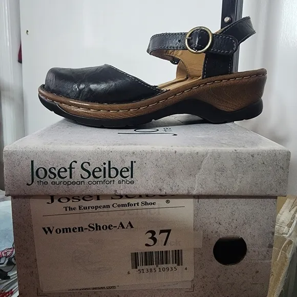 Nordstrom Shoes byJosef Seibel Black Scandals, Size 6.5. NIB.