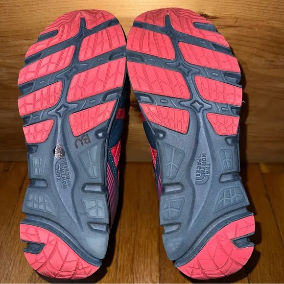 North Face Winter Boots blue pink. Excellent condition