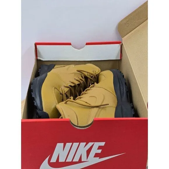 NWB Nike Manoa LTR Big Kids' Boots Wheat  Size 7Y