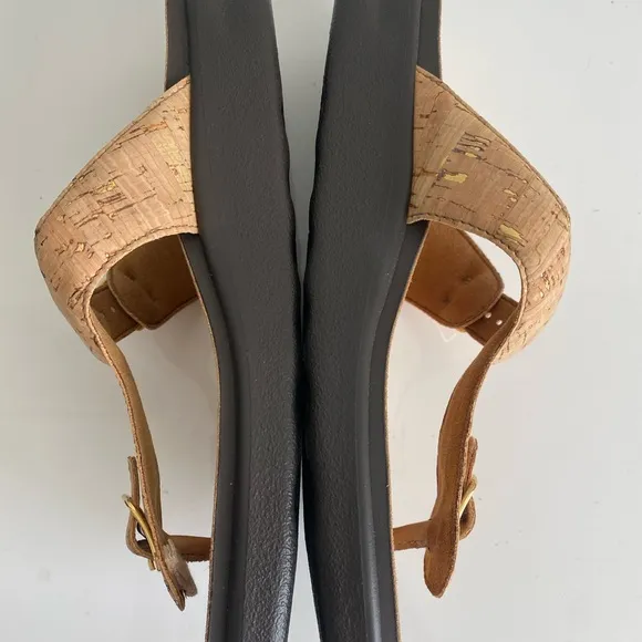 NWOB $185 Sanibel Slide Sandals 9.5 new without tags