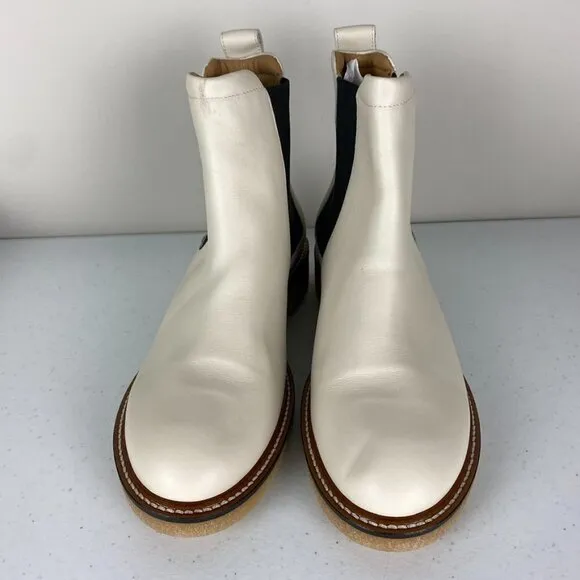 NWOB Everlane The Chelsea Boots Ivory Platform Booties Leather 9 Gum Soles