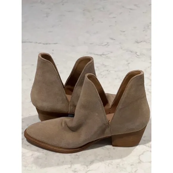 NWOB Free People Women’s Leather Suede Charm Double V Ankle Boots Size 5.5 Beige