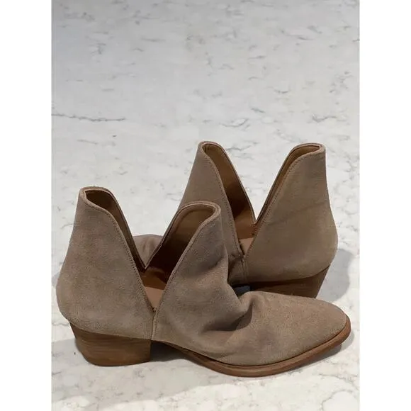NWOB Free People Women’s Leather Suede Charm Double V Ankle Boots Size 5.5 Beige