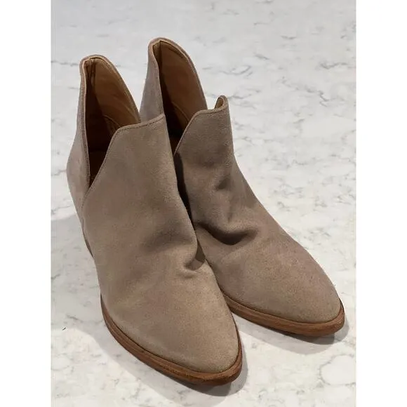 NWOB Free People Women’s Leather Suede Charm Double V Ankle Boots Size 5.5 Beige