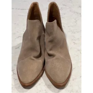 NWOB Free People Women’s Leather Suede Charm Double V Ankle Boots Size 5.5 Beige
