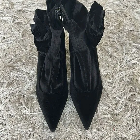NWOB Jeffrey Campbell Florette Velvet Pointed Toe Sock Ankle Boots Black Sz 8.5