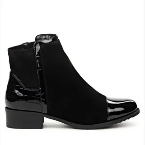 NWOB Valdini Mick Black Waterproof Patent Leather Cap Toe Ankle Boots, Size 7.5.