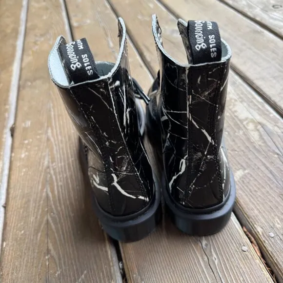 NWOT Dr Martens 1460 Pascal Marble Black/White Ankle 8 hole Boots - EU 38/ US 7