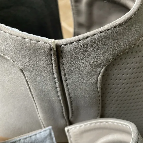   nwot   Faux Suede Ankle Boots