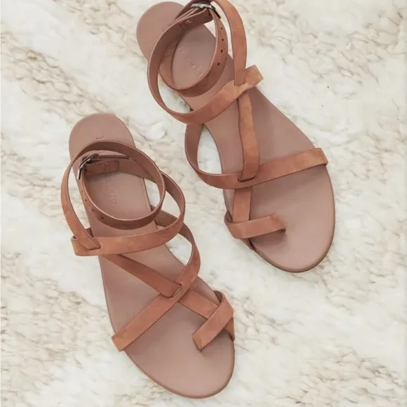 NWOT Jenni Kayne Tan Leather Strappy Sandals with Flat Sole