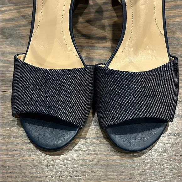NWOT Marc Fisher Wonen’s Denim Blue Wedge Sandals with Ankle Strap Size 7.5