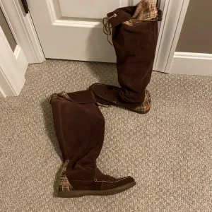 NWOT or box Sperry Top-Sider Suede Plaid Longpoint Knee High Boots Women SZ 9.5