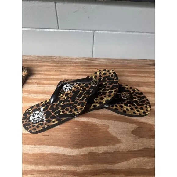 NWOT Tory Burch PVC/EVA Flip Flop Flat Sandals Wildlife Animal Print Logo