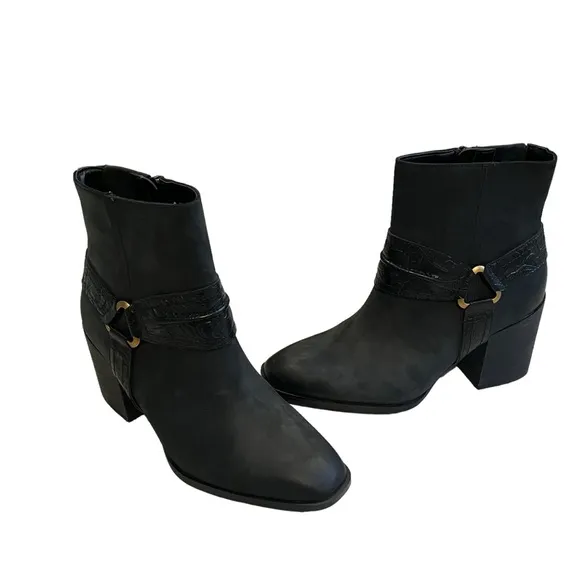 NWOT, Vionic Carnelia Ankle Boots - Black - Water Repellant Leather, Sz 7