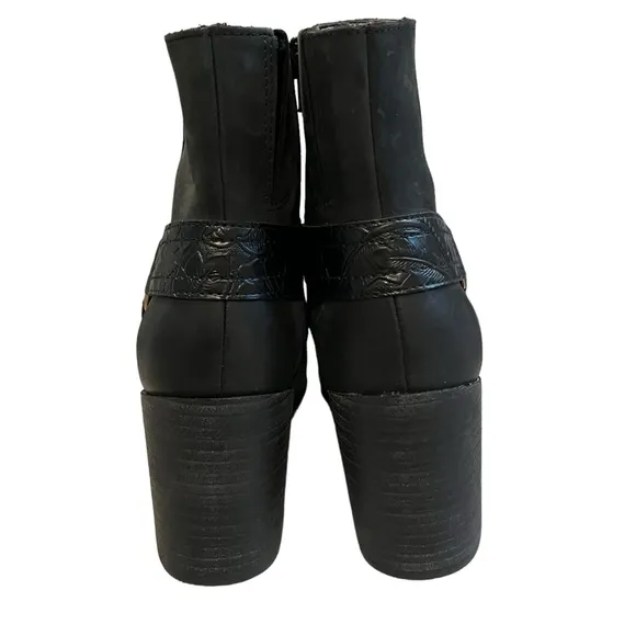 NWOT, Vionic Carnelia Ankle Boots - Black - Water Repellant Leather, Sz 7