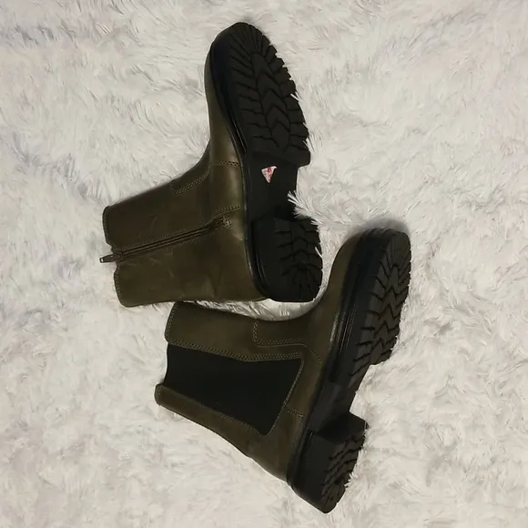 NWOT Zara Chelsea Khaki Leather Ankle Boots Size 36