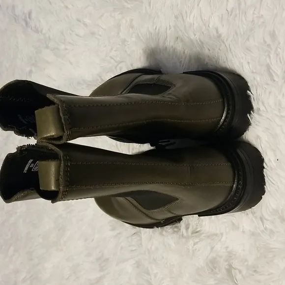 NWOT Zara Chelsea Khaki Leather Ankle Boots Size 36