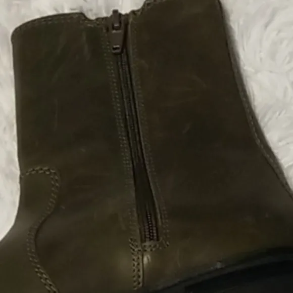 NWOT Zara Chelsea Khaki Leather Ankle Boots Size 36