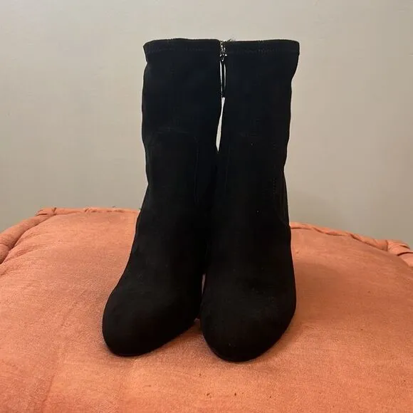 NWOT  Steve Madden Black Sueded High Ankle Boots - Size 10M