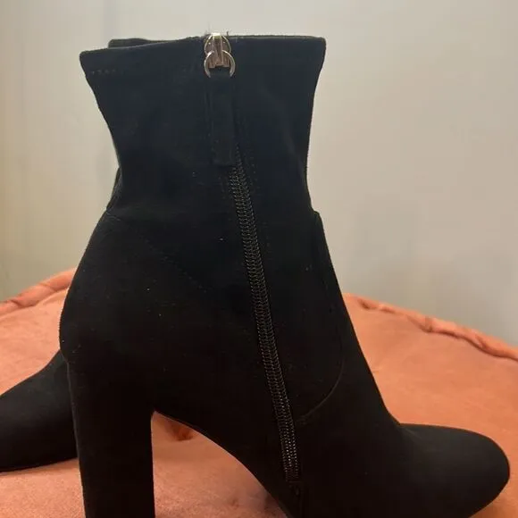 NWOT  Steve Madden Black Sueded High Ankle Boots - Size 10M