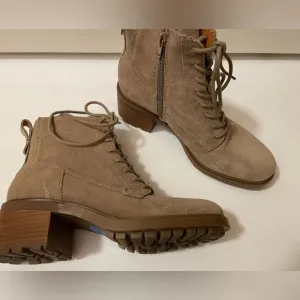NWT- 6.5 Lucky Brand Beige Suede Leather Boots lace front, side zip 2” heel-New