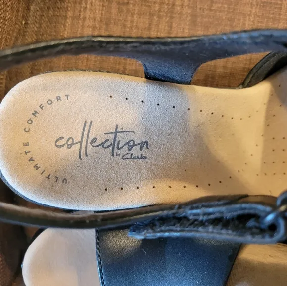 NWT Clarks Ultimate Collection Stylish Black Wedge Sandals