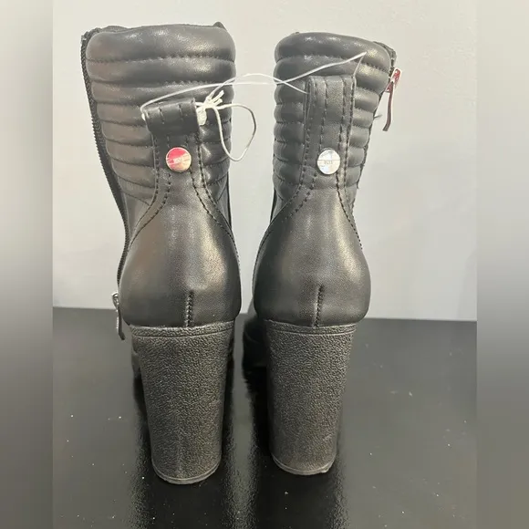 NWT DKNY Thames Black Platform High Heel Zip Up Ankle Boots