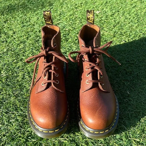 NWT DR MARTENS 101 Ambassador Leather Ankle Boots!