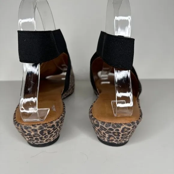 NWT Kenneth Cole Gentle Souls Womens Lily Cross Sandals Shoes Cheetah Brown 8.5