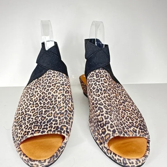 NWT Kenneth Cole Gentle Souls Womens Lily Cross Sandals Shoes Cheetah Brown 8.5