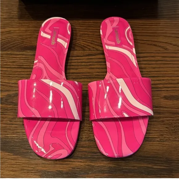NWT Larroude Ivy sandals