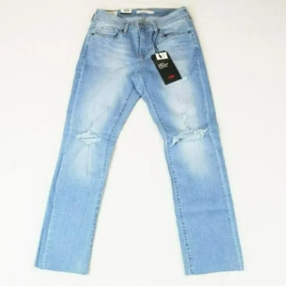 NWT LEVIS Curvy Straight Cropped Lightly Buzzed Destructed Jeans